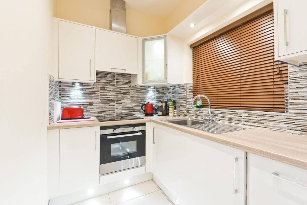 Captivating 2-Bed Apartment In Dublin 1 Exterior photo